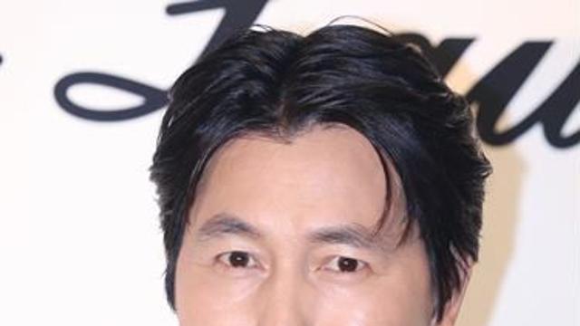 정우성의 사생활, 이번엔 DM이 문제…소속사 입장은 [왓IS]