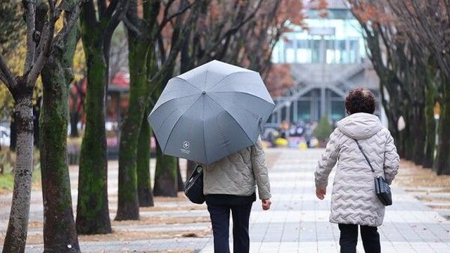 [날씨]오늘 올겨울 서울 첫눈 수도권 출근길 대설 유의…추위 계속