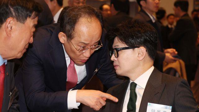 확산되는 與 '당게' 논란…중립지대에서도 