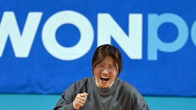 장미란 차관 ‘네트 넘어갔다’