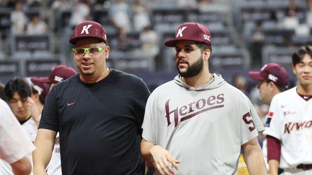 '관심 있어요?' 물밑 트레이드 시도한 키움이 '외국인 선수'를 구성한 방법 [IS 비하인드]