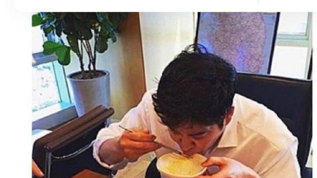재벌들이 제일 자주 먹는게 라면이다 한국의 샌드위치 비즈니스푸드다