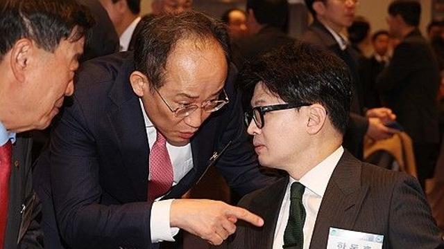 與, 공개 충돌 자제 속 '당원 게시판' 여진 계속