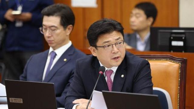 與강명구 “당게논란, 韓이 밝히면 될 일”