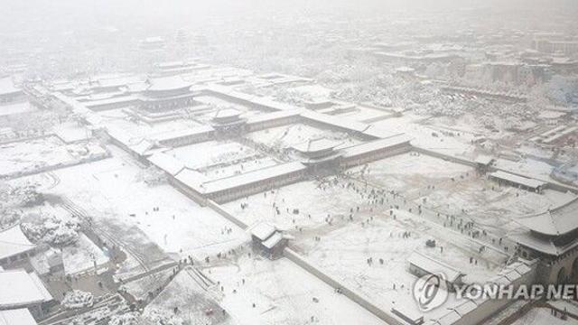 [날씨] 오늘 오전까지 '첫눈 폭탄' 계속…경기 남부 최대 25㎝ 이상