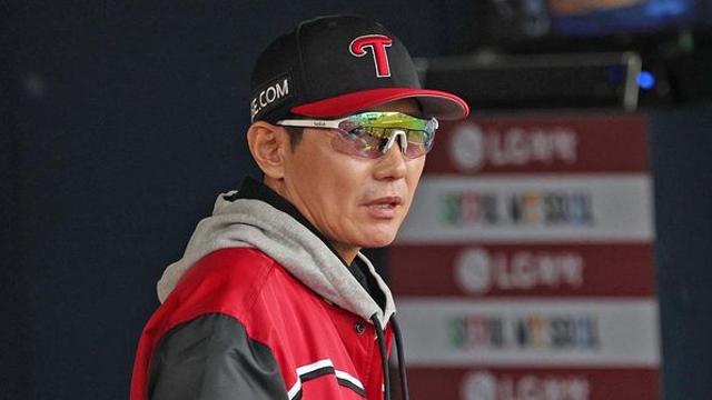 염경엽이 이끄는 LG 트윈스가 작정했다... '메이저리그 20승' 에이스급 투수 영입 (정체)