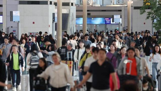 효자상품 ‘트래블카드’ 뜬다 ···카드사, 혜택 강화로 승부수