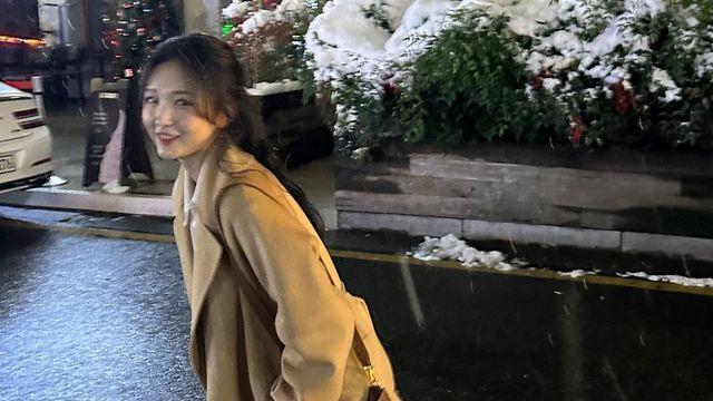 이예원, 시퀸 드레스와 롱 코트로 완성한 프로골퍼의 세련된 필드 밖 스타일링