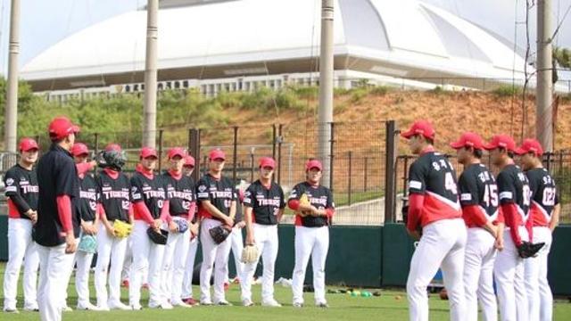 마무리 훈련 마친 프로야구 KIA, 폭설로 귀국 연기…항공편 결항