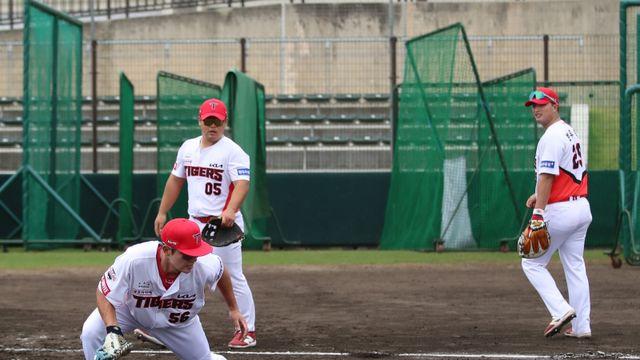 폭설에 발목 잡힌 오키나와 KIA 선수단, 대만 거쳐서 인천 아닌 '대구'로 입국