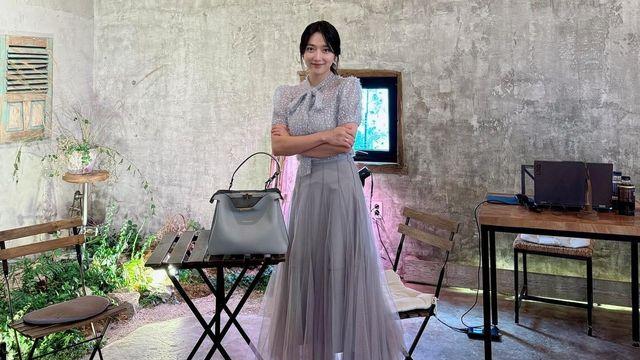 표예진, 시스루 블라우스와 튤 스커트로 완성한 우아한 페미닌룩