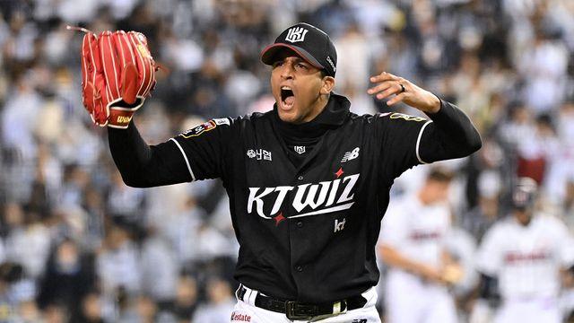 KT, '쿠동원'과 7년 연속 동행 확정!…쿠에바스와 총액 150만 달러 재계약 [공식발표]