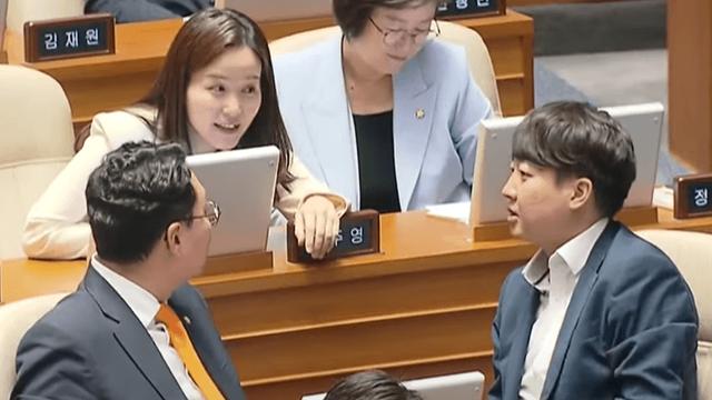 검찰 “吳 측근, 명태균에 ‘돈봉투’ 보냈다” 진술 확보,,