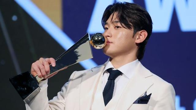 '11월 스포츠 스타 브랜드평판 순위' 3위 이대호, 2위 김도영, 1위는 바로…