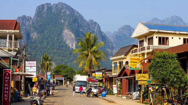 ‘파티의 마을’로 알려졌던 라오스 방비엥은 어떻게 달라졌나