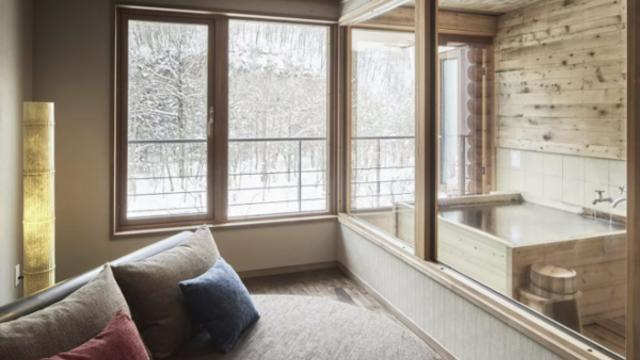 [이색 해외여행] 순백색 온천의 노천탕을 단 둘이만 즐긴다?