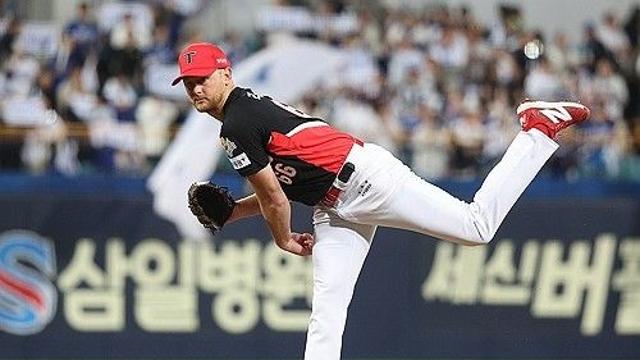 KIA, 라우어 보류권 포기…kt도 'LG 킬러' 벤자민과 작별