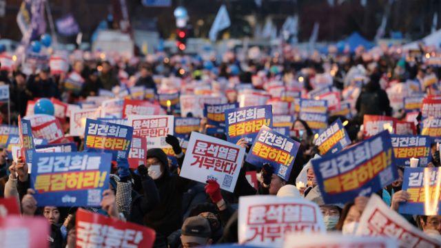 폭설 여파에도 광화문 모인 10만 시민들 