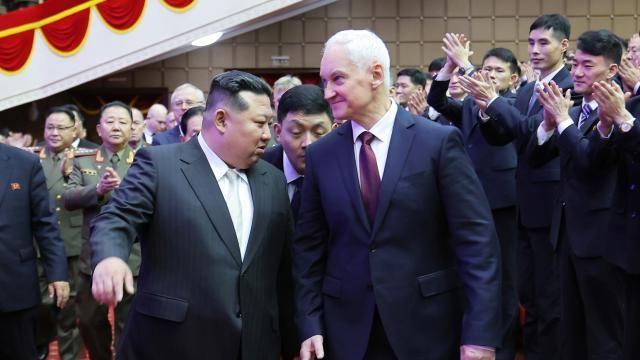 러 국방장관 만난 김정은...