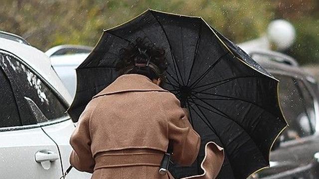 [내일날씨] 중부지방 곳곳 흐리고 비…바람 불어 더 추워요