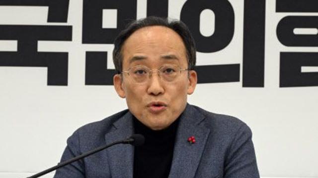 친한계 김건희 특검 이탈 암시에…秋 “당당히 나서서 의견 표명하라”