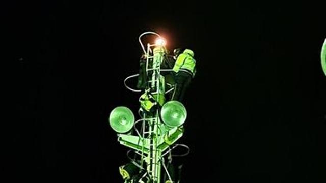 LPG 운반선 무단 승선한 그린피스 외국인 활동가 4명 체포돼