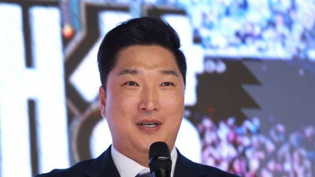 [조아제약 시상식] '21년 만의 홈런 1위→코치상' 삼성 이진영 타격코치 