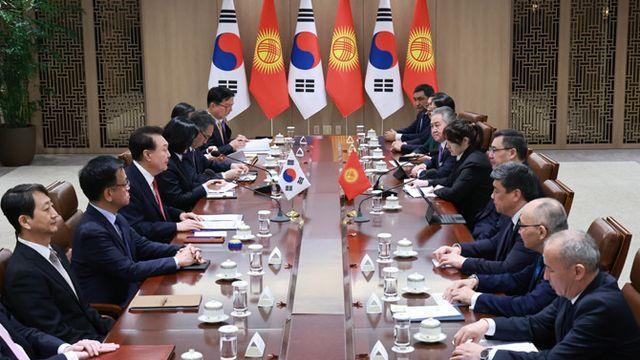 尹, 키르기즈와 '포괄적 동반자 관계' 수립