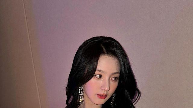 (여자)아이들 미연, 화이트 드레스+플랫폼 힐로 완성한 ‘인형 비주얼’