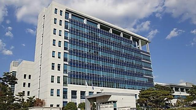 6억원 횡령해 가상화폐 등 투자…청주시청 공무원 징역 5년(종합)