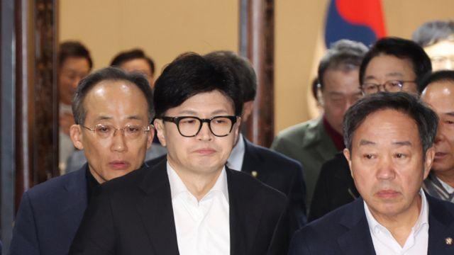 [계엄사태 후폭풍] 윤 대통령, 한 총리·한동훈·추경호 등과 회동… 탈당 거론 안해
