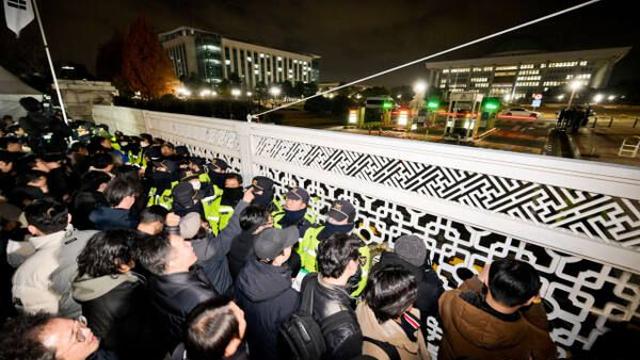 ‘비상계엄’ 탓 서비스 먹통 피해 속출… 인천시, 학생 등교 문제로 밤새 문의 등 혼란