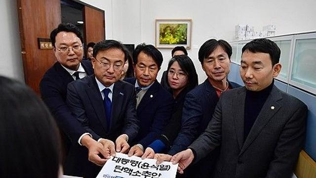 尹대통령 탄핵소추안 국회 본회의 보고…이르면 내일 표결
