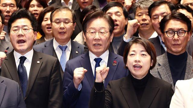 [속보] 민주당 “윤석열 대통령·국방방관, 내란죄 고발 및 탄핵 추진”