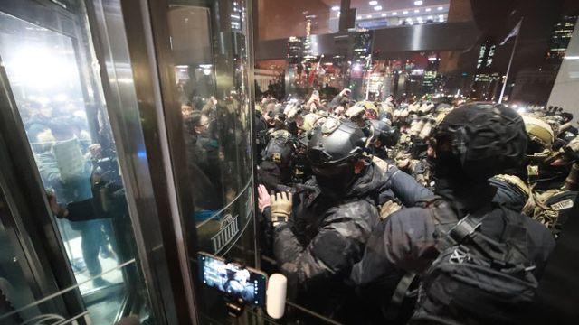 인천 시민단체 “불법 계엄, 윤석열을 체포하라”