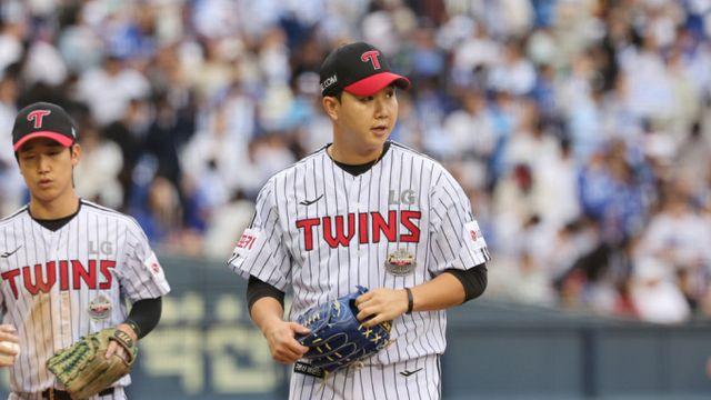 'LG 수호신' 유영찬, 우측 팔꿈치 수술… 재활만 3개월?