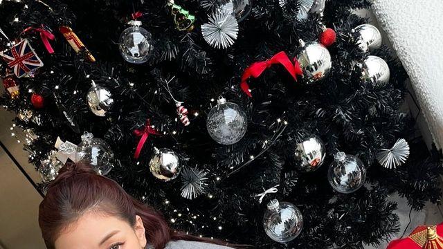 트와이스 지효, 심플 카디건과 미니백으로 완성한 '우아한 겨울 무드'