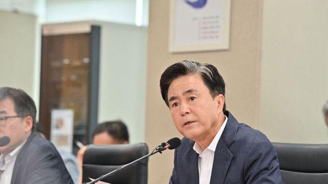 김태흠 