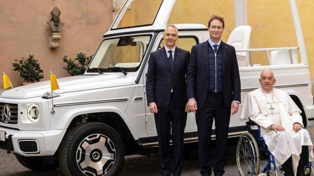 교황도 전기차로 바꿨다. 교황청, 전용차 신형 G클래스 EV로 교체