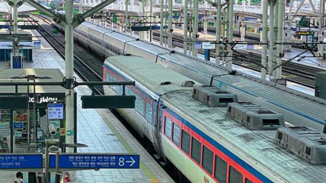 [속보] 서울 지하철 경의중앙선 회기역~중랑역 향하던 중 열차 멈춰서