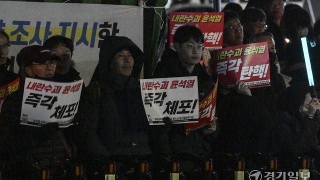 윤석열 대통령 탄핵 표결 D-1, 전운이 감도는 국회의사당 [포토뉴스]