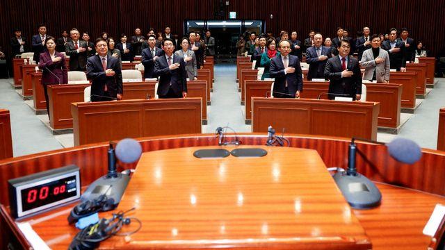 국힘 서범수 “윤 대통령 탄핵 표결 앞두고 외부인 380명 국회서 자…  신분증 몰수해야”