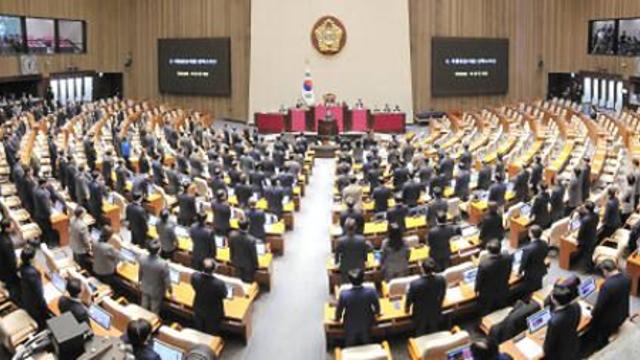 윤 대통령 탄핵안, 정족수 미달로 ‘투표 불성립’…다섯번째 사례로 기록