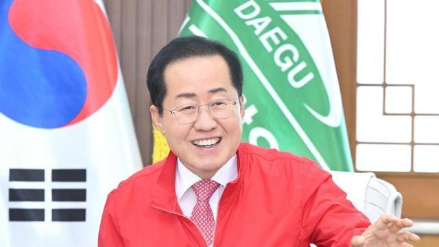 홍준표, '내란죄 논란' 尹에게 