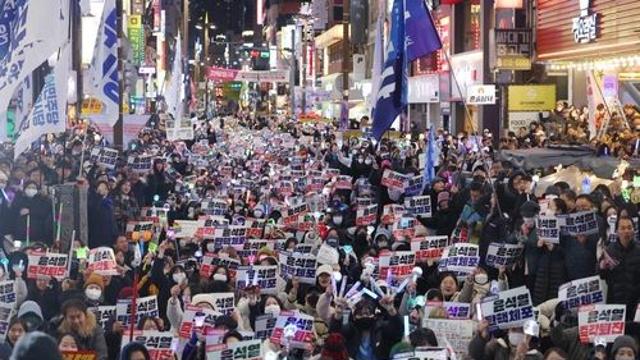 부산서 尹대통령 탄핵안 표결무산 규탄 집회 가열