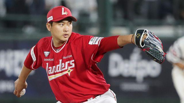 [IS 인터뷰] 방출 2개월…무적 신분인 전 SSG 박민호 