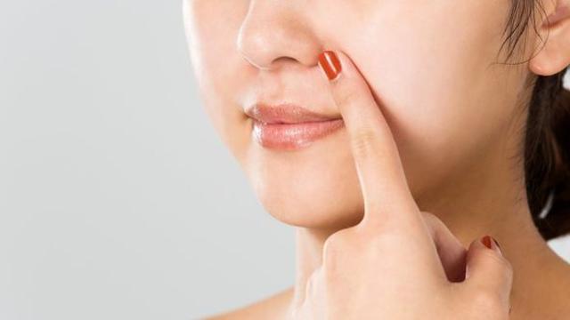 건조한 날씨에 꽉 막혀버린 코…후비지 말고 '이렇게' 해결하자