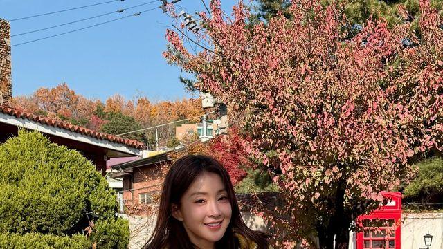 이시영, 포근한 케이블 니트와 머플러로 완성한 겨울 산책룩