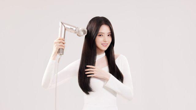 출근길이 여유로워지는 초고속 헤어 스타일러