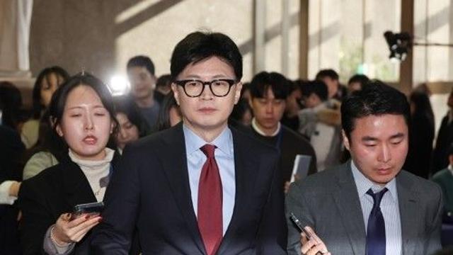 與 '尹하야·개헌' 퇴진로드맵 격론…친한 일각, 2차 탄핵표결 참여